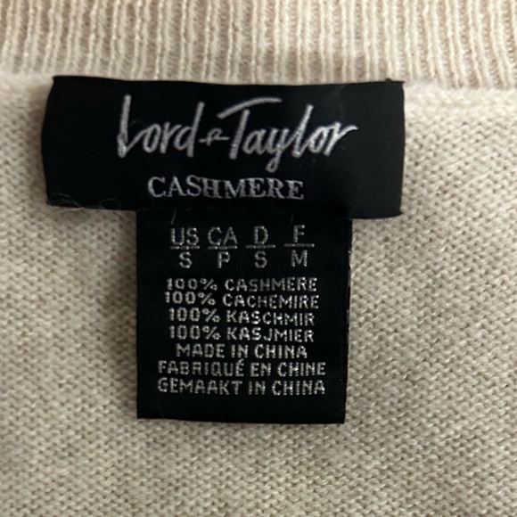 Cashmere Lord & Taylor Sweater Classic V-Neck Women’s Small - Picture 4 of 6